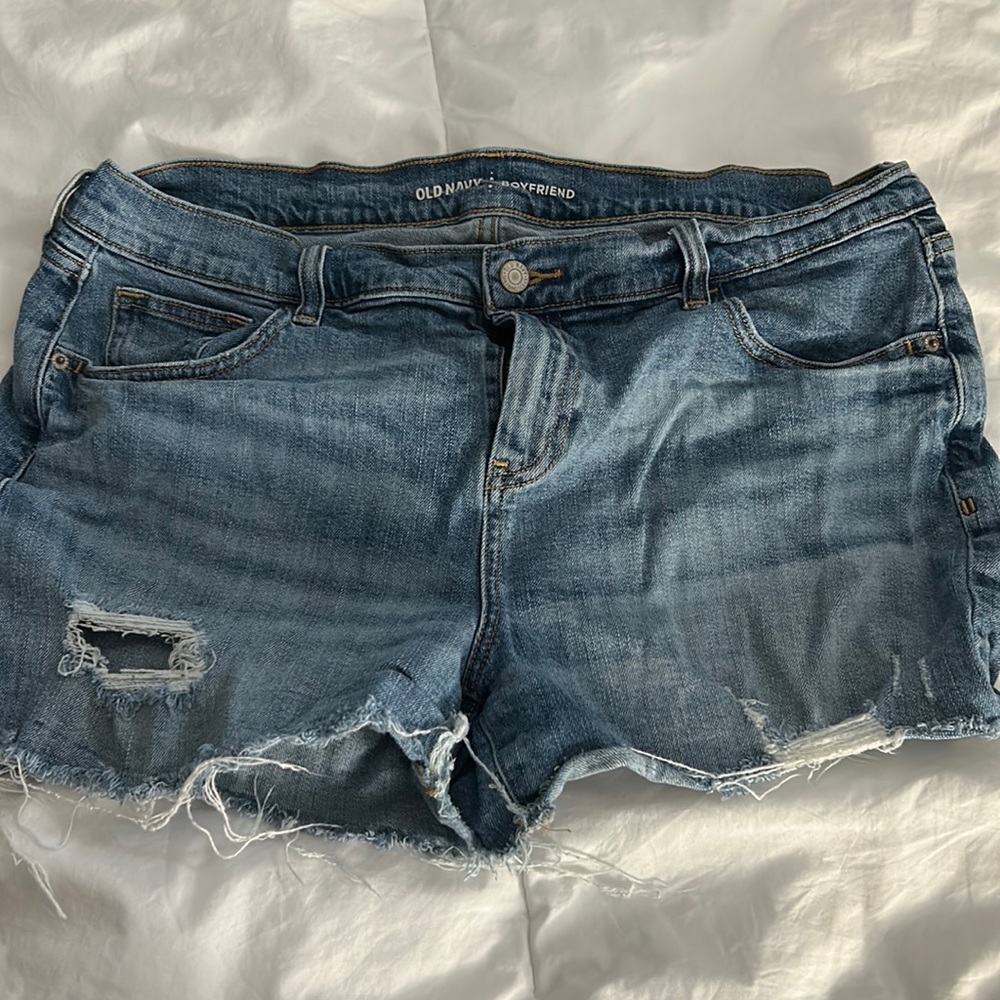 Old Navy women’s denim shorts - size 14